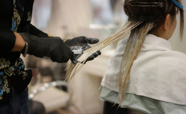  Koloryzacja_wlosow_w_praktyce_-_jak_wyglada_zabieg_koloryzacji