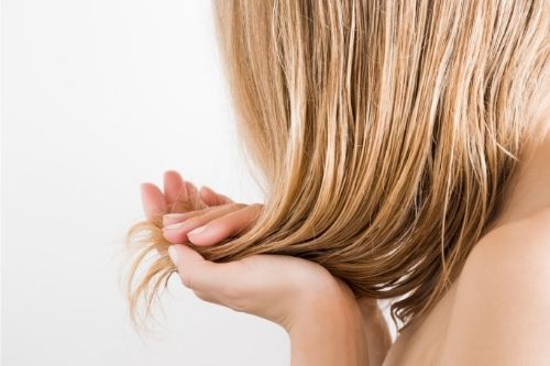 Równowaga PEH – czyli jak zadbać o lepszą kondycję włosów?