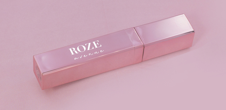 Roze Avenue podświetlany błyszczyk do ust, lip gloss